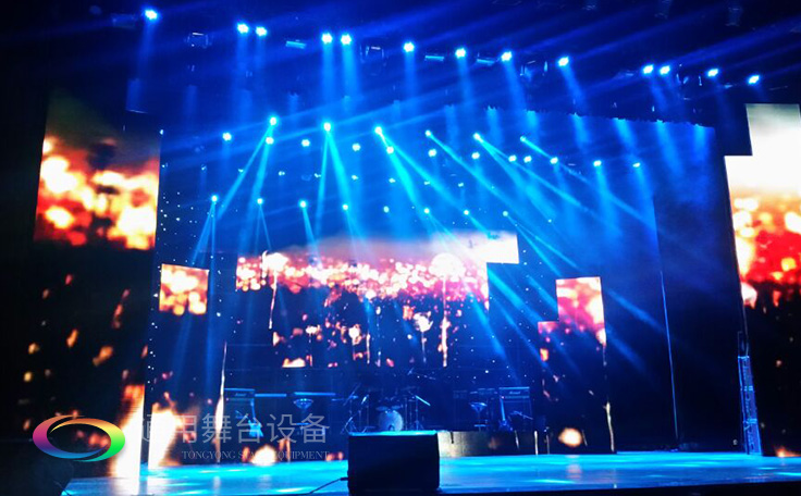 舞臺幕布遠(yuǎn)離火災(zāi)VS為增強(qiáng)舞臺藝術(shù)效果的技術(shù)創(chuàng)新 劇場及演出場所舞臺幕布設(shè)計規(guī)范化技術(shù)要點和使用