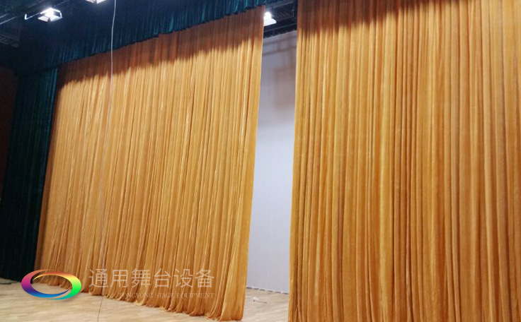 舞臺大幕舞臺阻燃幕布m.tdlw.cn、二、三道幕等分割表演區域，移換場景不間斷