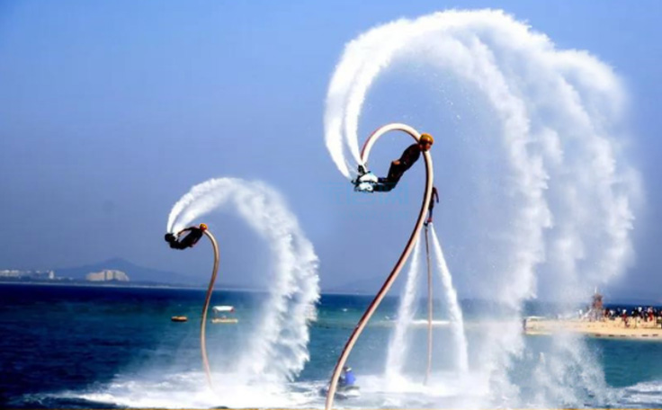 通用舞臺承建藍(lán)騎士水運(yùn)動中心演藝舞臺機(jī)械、燈光及舞臺幕布建設(shè)