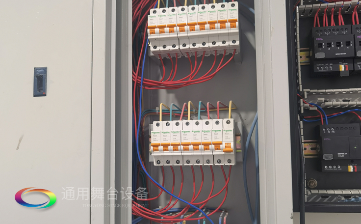 淮安市淮陰開明實驗學校報告廳 機械舞臺吊桿、剛性防火幕項目竣工